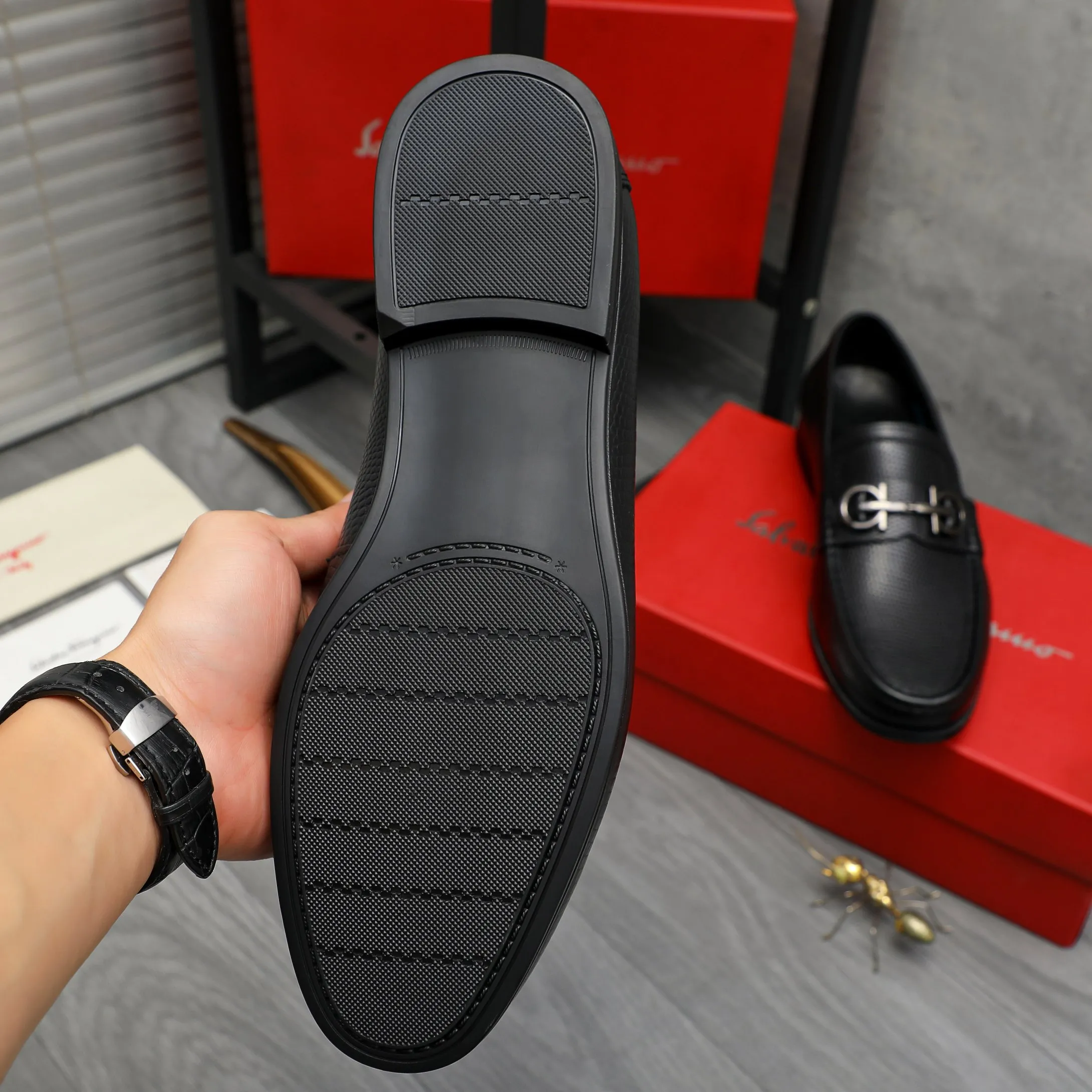 Men's shoes 💰p442 Product trademark: Ferragamo " Ferragamo ] Business slip-on leather shoes Regular size: 38-46 (45.46 custom-made, non-returnable) Product materials: Selected grained cowhide upper, cowhide lining, rubber outsole